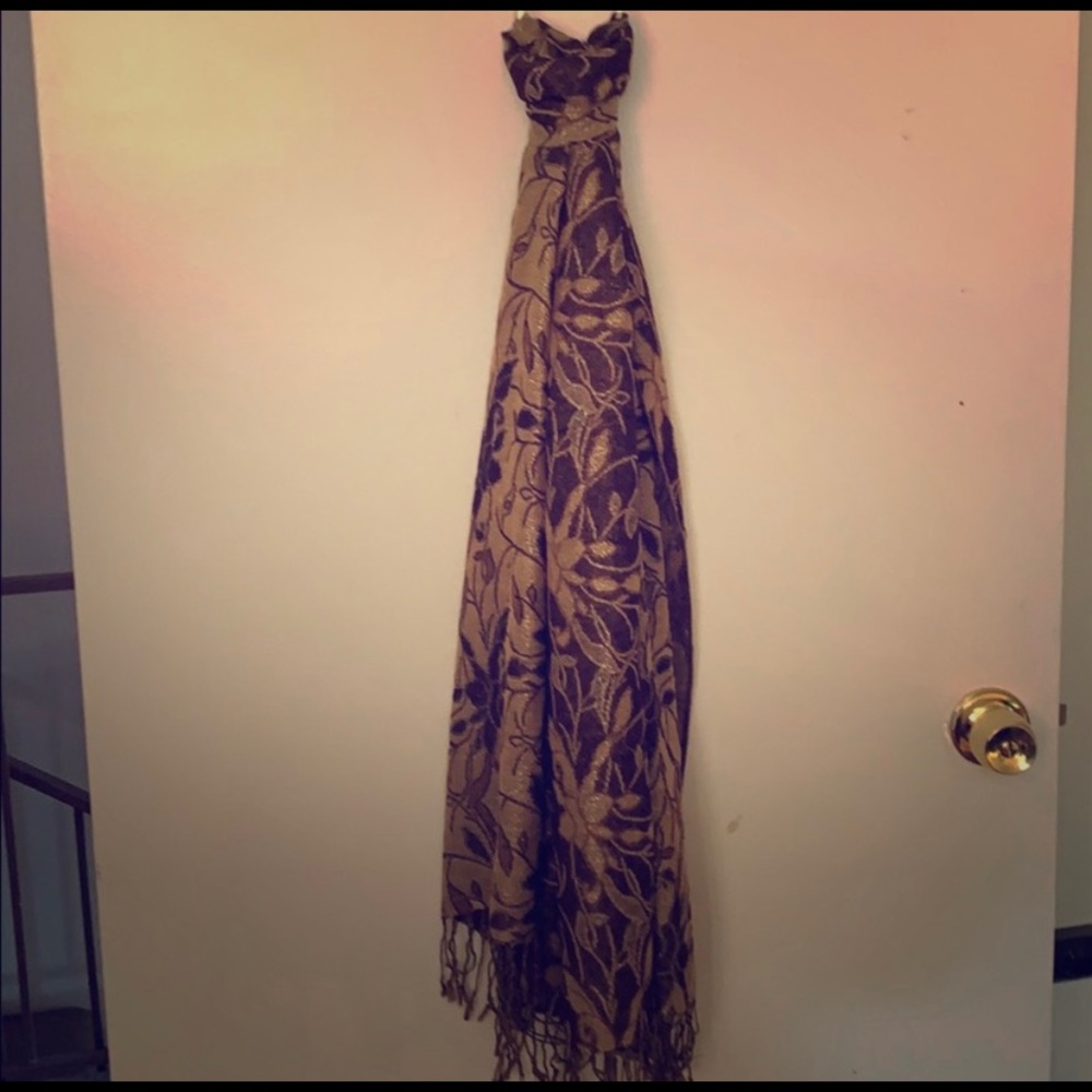 Bundle Of 4 Scarfs - image 5